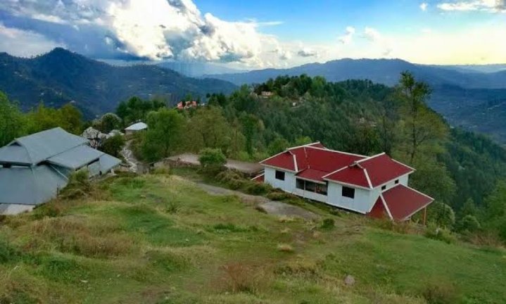 Advpakistan1's tweet photo. Tolipir
Tolipir is a hilltop area situated in Tehsil Rawalakot in the Poonch District of Azad Kashmir. Its approximate elevation is about 8800ft above sea level.
#Tolipir #hiltop #lushgreen #mountains #Greenery #touristspot #nature #NaturalBeauty #AzadKashmir #BeautifulPakistan https://t.co/TrO5fYJGoi