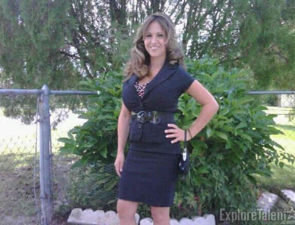 gal_suburban's tweet photo. #BoebertThread Glamor Shots by Explore Talent. Pre-GED? Don't know, don't care. #CapitolInsurrectionist #RemoveBoebert https://t.co/RhmmQsRhTY
