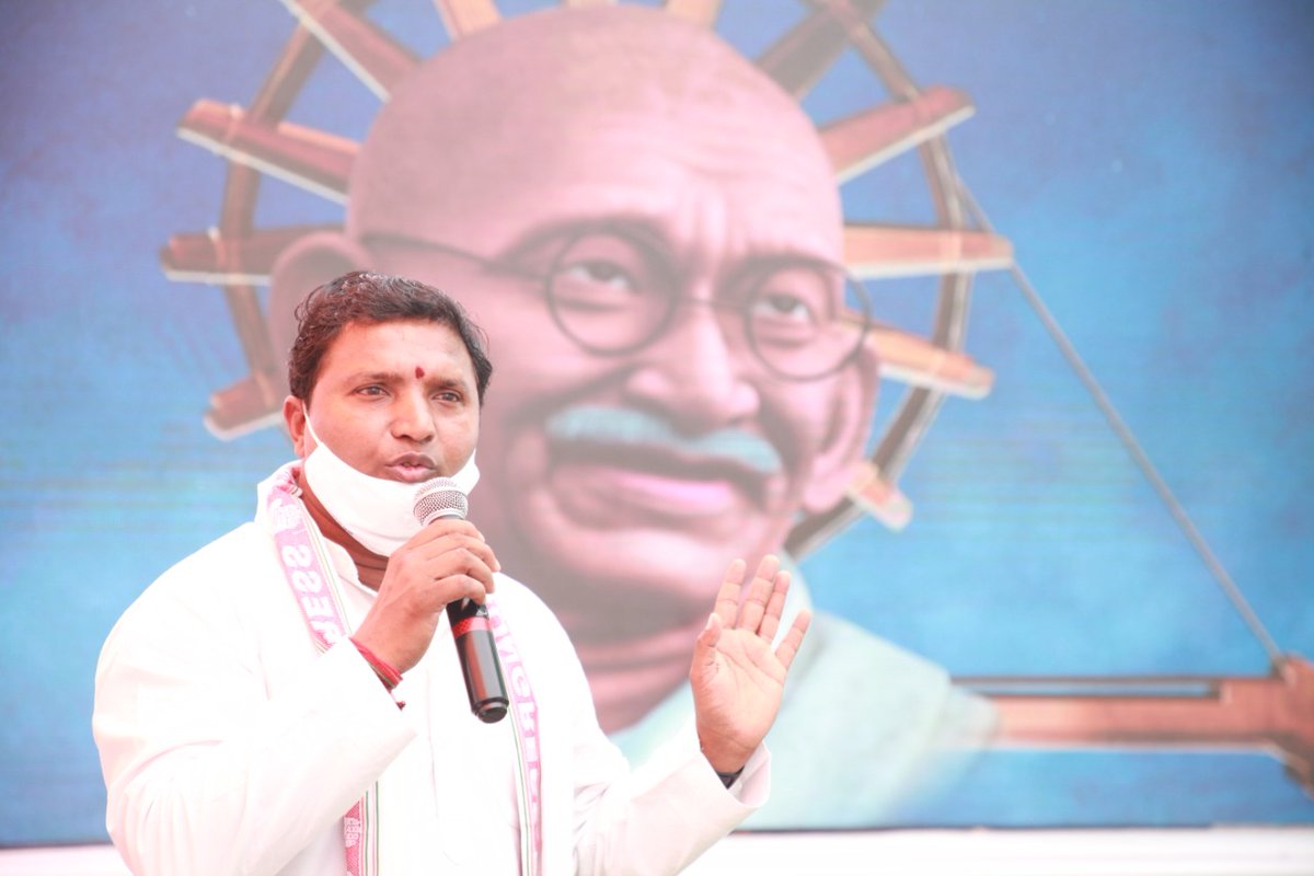 srinivasiyc's tweet photo. वो कल भी गोडसे' के साथ थे,
हम आज भी 'गांधी' के साथ है https://t.co/fgKB5x48lD