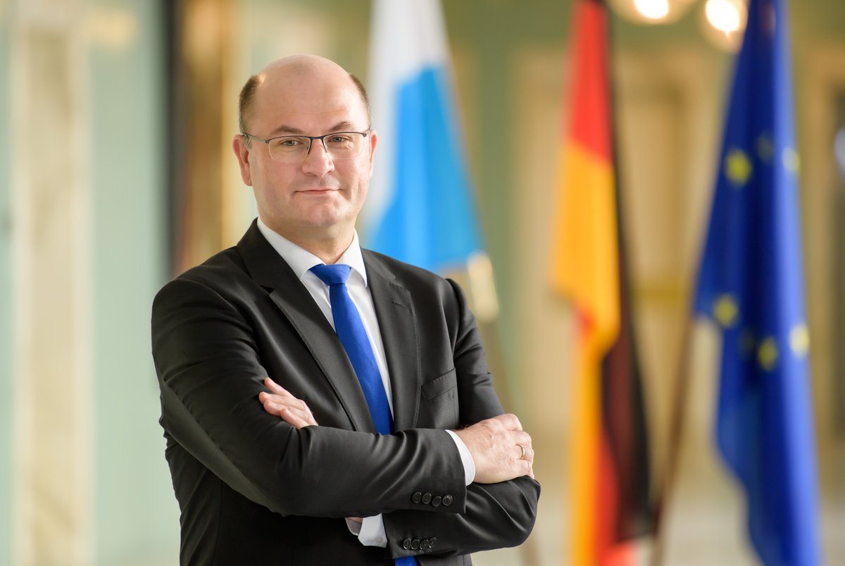 Finanzen_Bayern's tweet photo. #Füracker: „Ratingagentur Standard & Poor‘s gibt erneut #Bestnote für Bayerische #Finanzpolitik – #Bayern deutschlandweit einziges Land mit „AAA/A-1+“ mit stabilem Ausblick! #Solidität ist und bleibt Markenzeichen unserer Haushalts- und Fiskalpolitik!" https://t.co/jQW4zrUspb