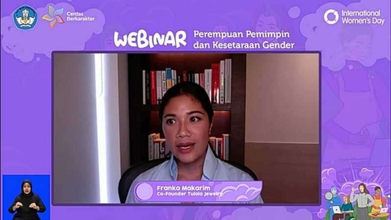 sahabat keluarga Franka Makarim Ajak Perempuan Menjadi Superwoman: Sahabat keluarga- Seorang perempuan dapat menjadi superwomen dalam arti sesungguhnya bila menyadari, bahwa dirinya dapat melakukan apapun yang ia cita-citakan.Ia juga… dlvr.it/RvFrml salam literasi
