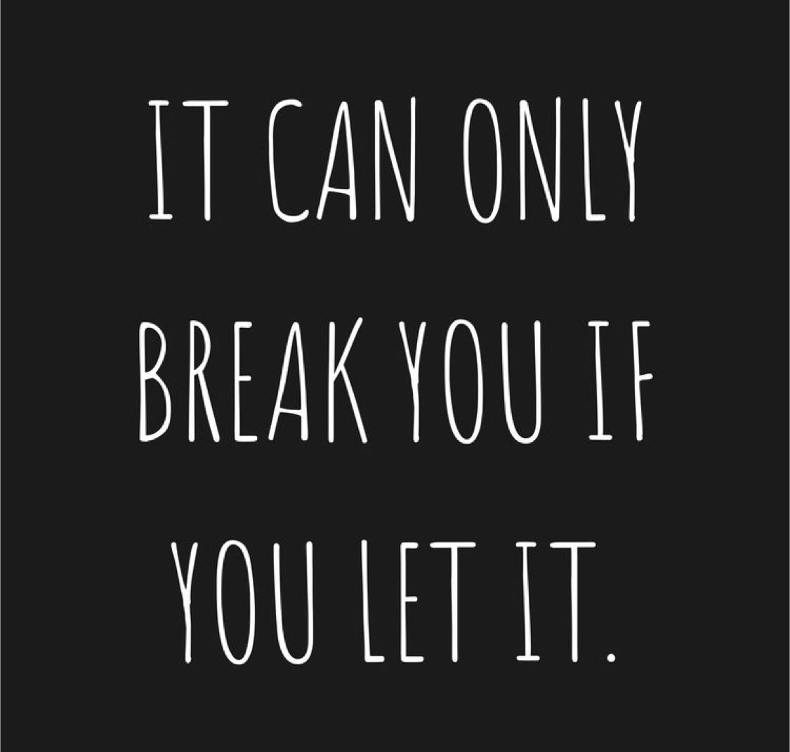 คุณหมอบอกว่า
เป็นเนื้อร้ายแบบที่ไม่ร้ายแรง
และสามารถรักษาได้...

ชีวิตกุนี่เกิดมาเพื่อเป็นนักสู้จริงๆ😅
09/03/21
#CancerDay1