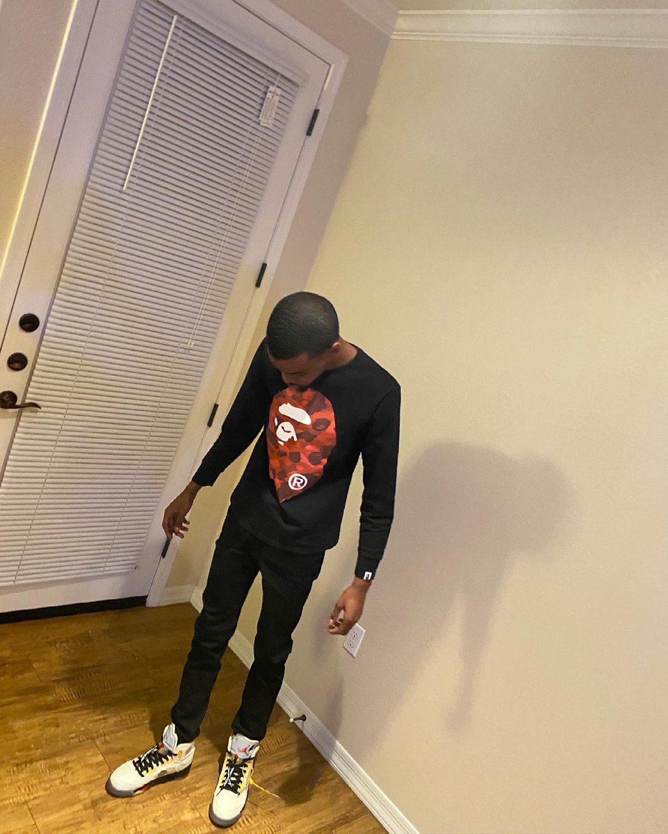 oboywestbrook's tweet photo. Year 25 I’m gettin rich ✔️🦍
#FreeFreeko 💉
#FreeDannyB 💉
#FreeWayne 💉 https://t.co/FePcsdMag8