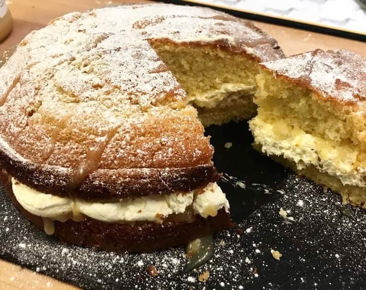 Mother's day cake made yesterday by my daughter (trial run so she can teach her dad how to do it sunday 😀) honestly it was lovely. #cake #itswhatwedo #coop #coopcollegue #motherday #memberpioneer #recipe #coopmemberpioneer #westyorkshire