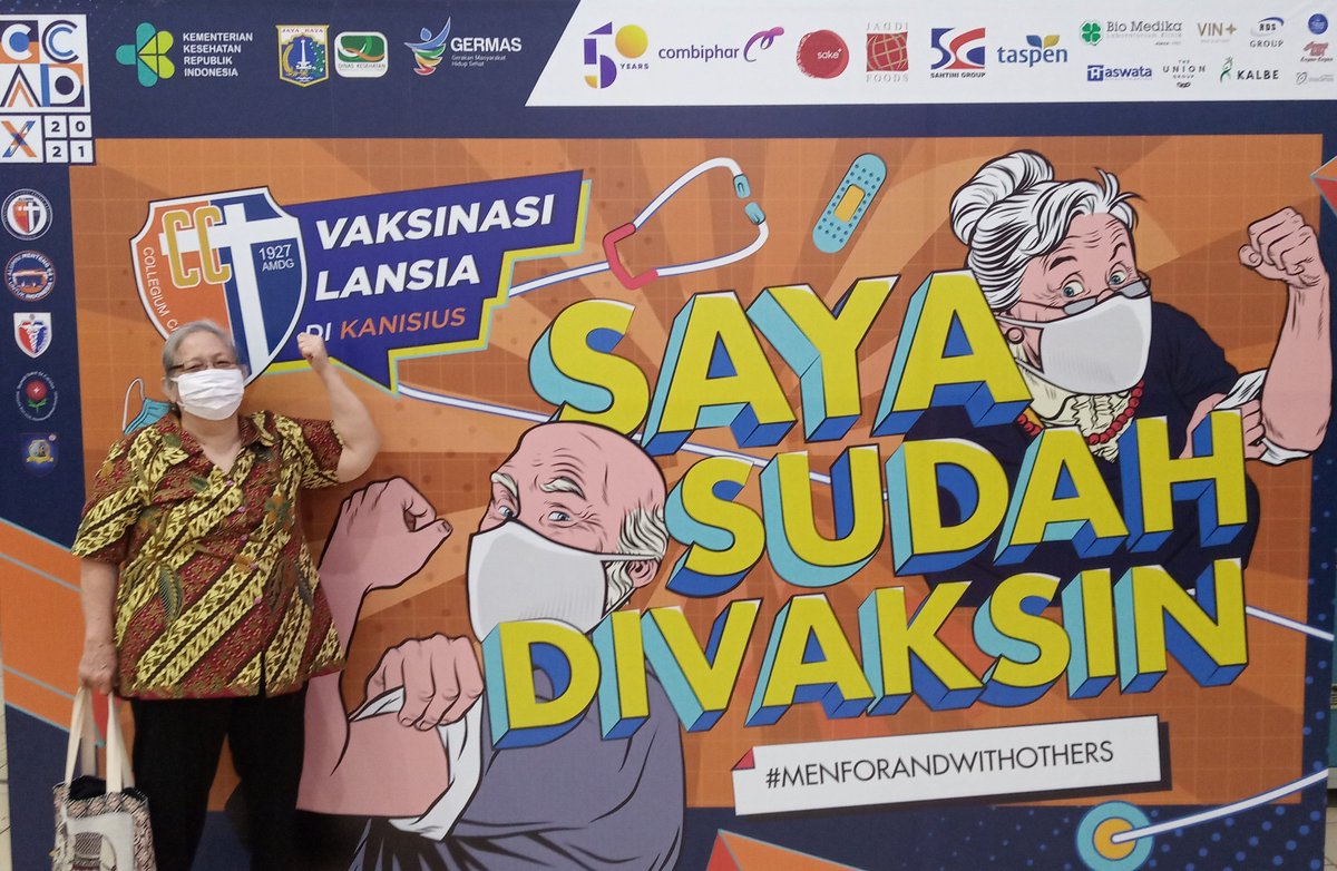 ossekiki's tweet photo. Terima kasih kepada panitia CCAD 2021 yang telah mengadakan kegiatan "Vaksinasi Lansia Di Kanisius" sehingga Nyokap sudah divaksin yang pertama tadi sore 🙏🏻😍
#MENFORANDWITHOTHERS https://t.co/qnuUyTjYtX