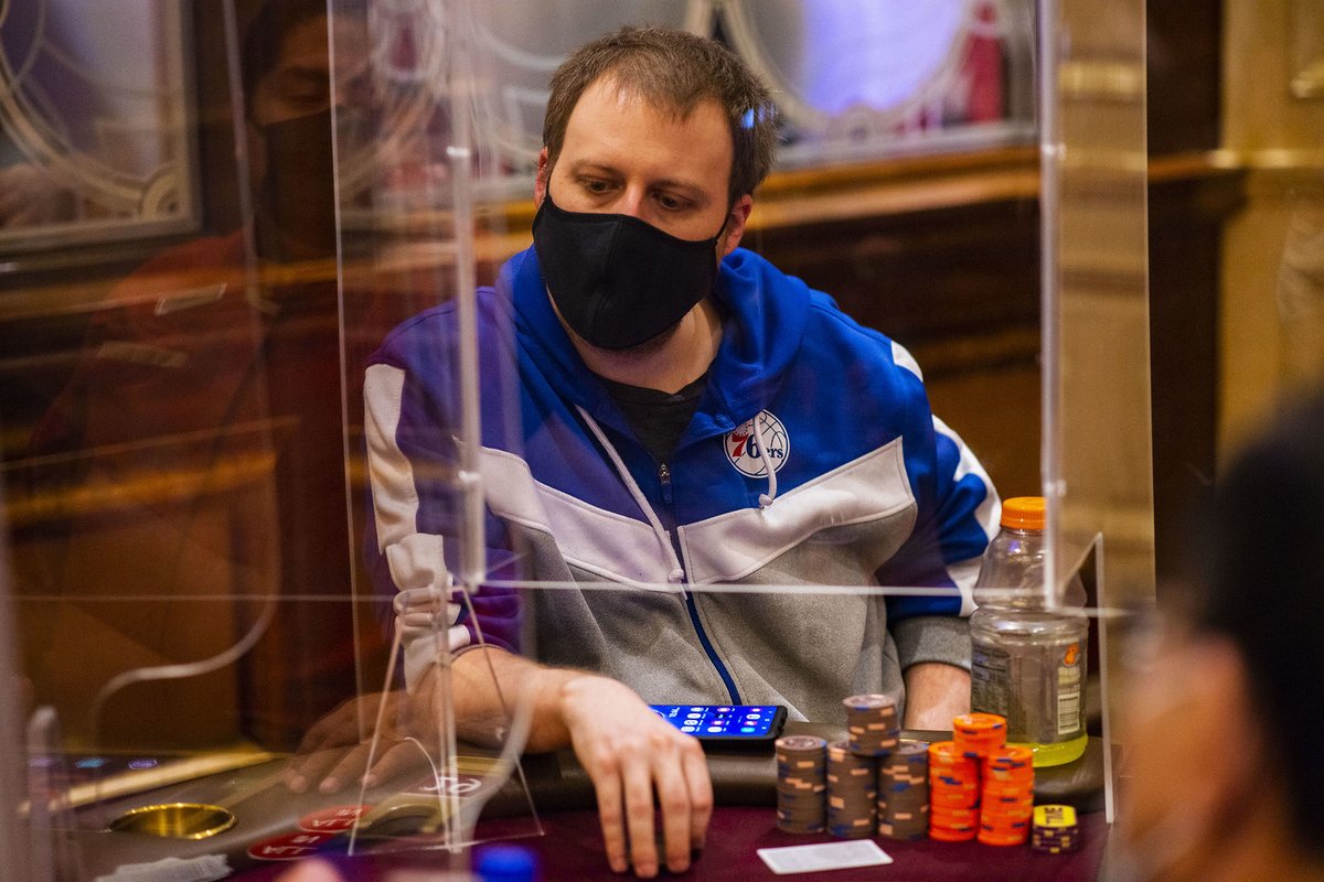 Is this the one? Joe McKeehen is the new #WPTVenetian chip leader 📈

🦁wptb.page.link/WPTVenetianLIVE