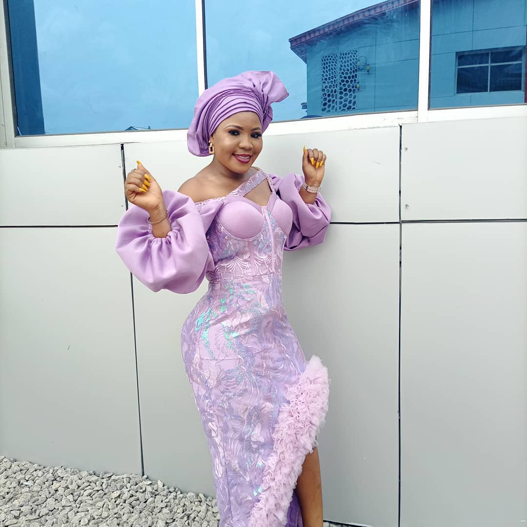 lola_tomii's tweet photo. Can you tailor everr! 😊😋😛🤪

We murdered the fabric and our client slayed 💃

Corset lovers hit us up 👇 https://t.co/0eDzGsr9lD https://t.co/R6n7ATbdvK