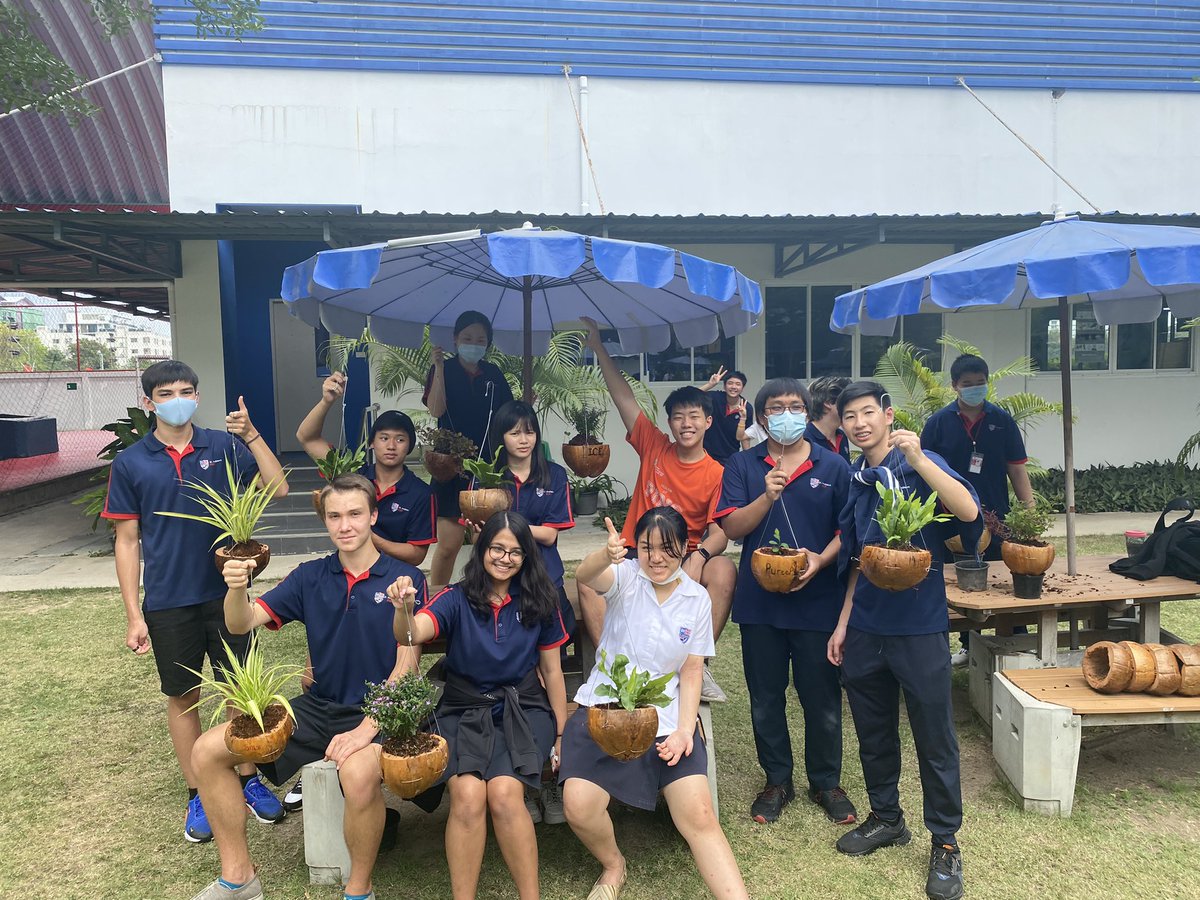 MissSteph_107's tweet photo. Y11 getting their green fingers stuck in some coconut husks and helping the @GrowGreenS107 team make our campus even greener 🪴 🌱 @StAndrews_107 @MissErin_S107 https://t.co/u3CAdSTSzG