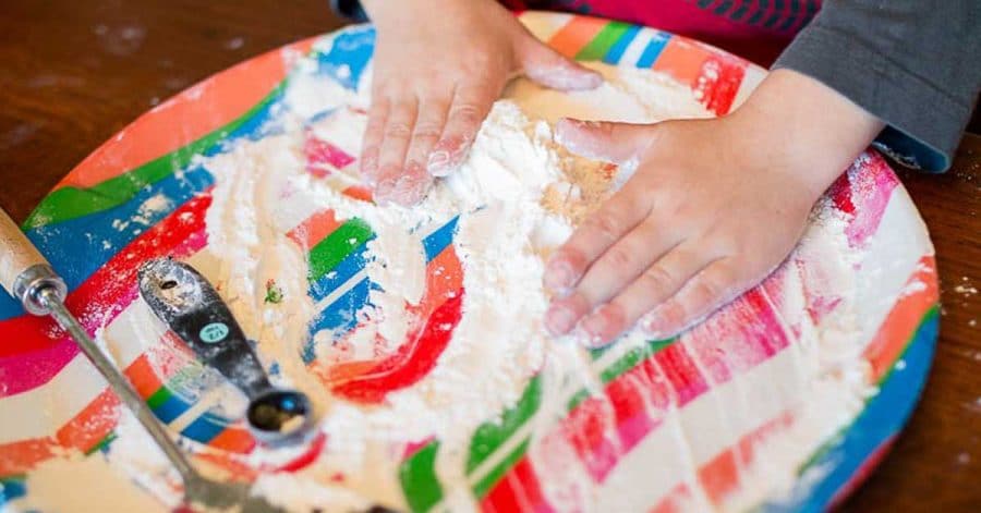 In need of some #fun games to #play that cater to those with #additionalneeds? Here you go! Thanks <a href="/FamilyLives/">Family Lives</a>. We love the #sensory flour game, but be warned - there is mess! ow.ly/RP6Z50DSINf