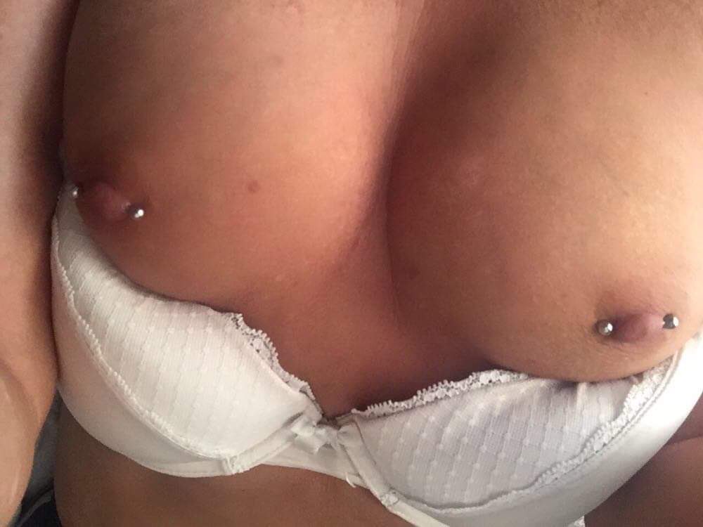 couple73x70's tweet photo. Do you like my boobs?? #RT https://t.co/bZXlhfe9bH