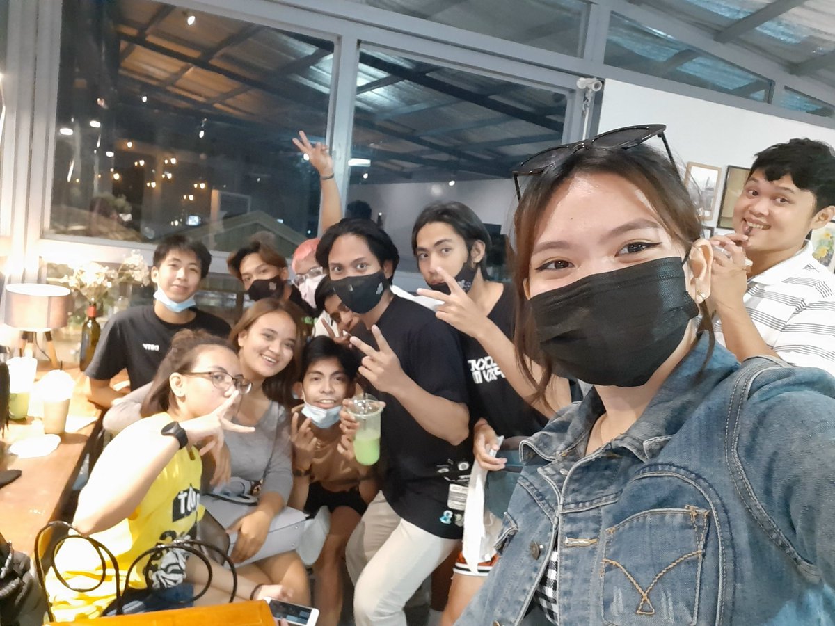 Jemimah111's tweet photo. Basta kahapon yan๐๐ค Ily all๐ sayang Di kumpleto, umuwi na iba e. Pero dabest pa din happy happy lang๐๐ฏ
#TeamKulayan https://t.co/0MyXf8BKHU