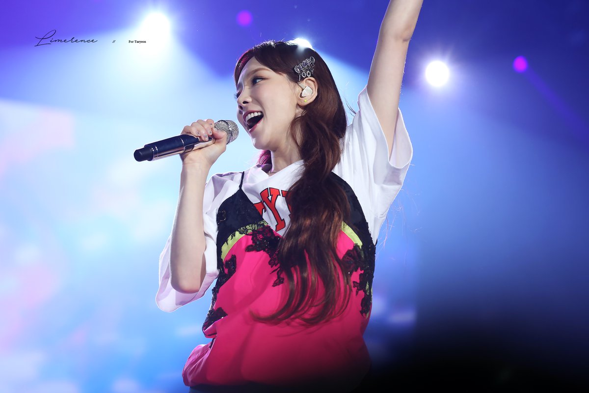 210309
HAPPY TAEYEON DAY 🥳
-
눈부신 태연에게 영원히 응원할게!
생일 진심으로 축하해~ 오래오래 함께 하자💜
#킹태연생일축하해
#OurDaisyTaeyeonDay