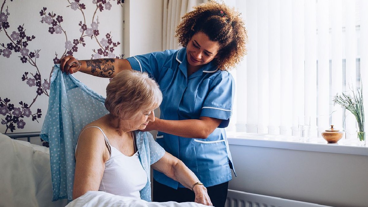 Qualitätsindikatoren für #Spitex fallen bei Pflegefachleuten laut einer ZHAW-Studie durch. «Die meisten Indikatoren können von Spitex-Mitarbeitenden nicht oder zu wenig beeinflusst werden», sagt Co-Autorin Aylin Wagner. fal.cn/3dSay