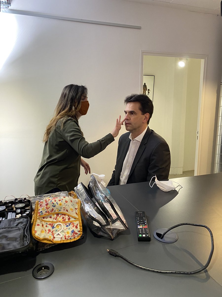 GLesageGenerali's tweet photo. En direct des backstages des #RencontreswebduRS de @generalifrance dans les studios de @BrainsonicParis https://t.co/OyuJbi58vG
