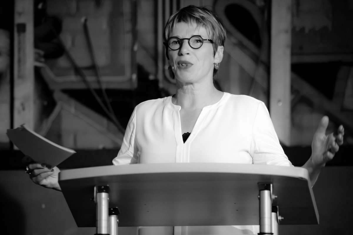 Kunst en cultuur dragen positief bij aan de mentale gezondheid van jongeren. Op 23 maart is er een gratis bijeenkomst over dit onderwerp. Over wat werkt, hoe het werkt en randvoorwaarden voor een succesvolle aanpak.
lkca.1sociaaldomein.nl/videosessies
#fontys #pedagogiek #wijzijnfontys