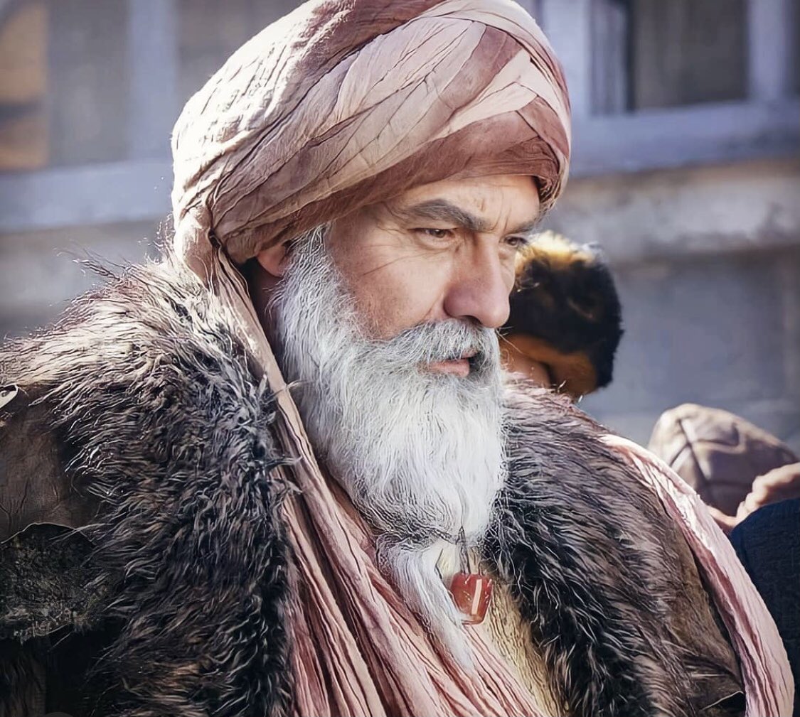 " انهض بنفسك ، لا تنتظر أحدا ."