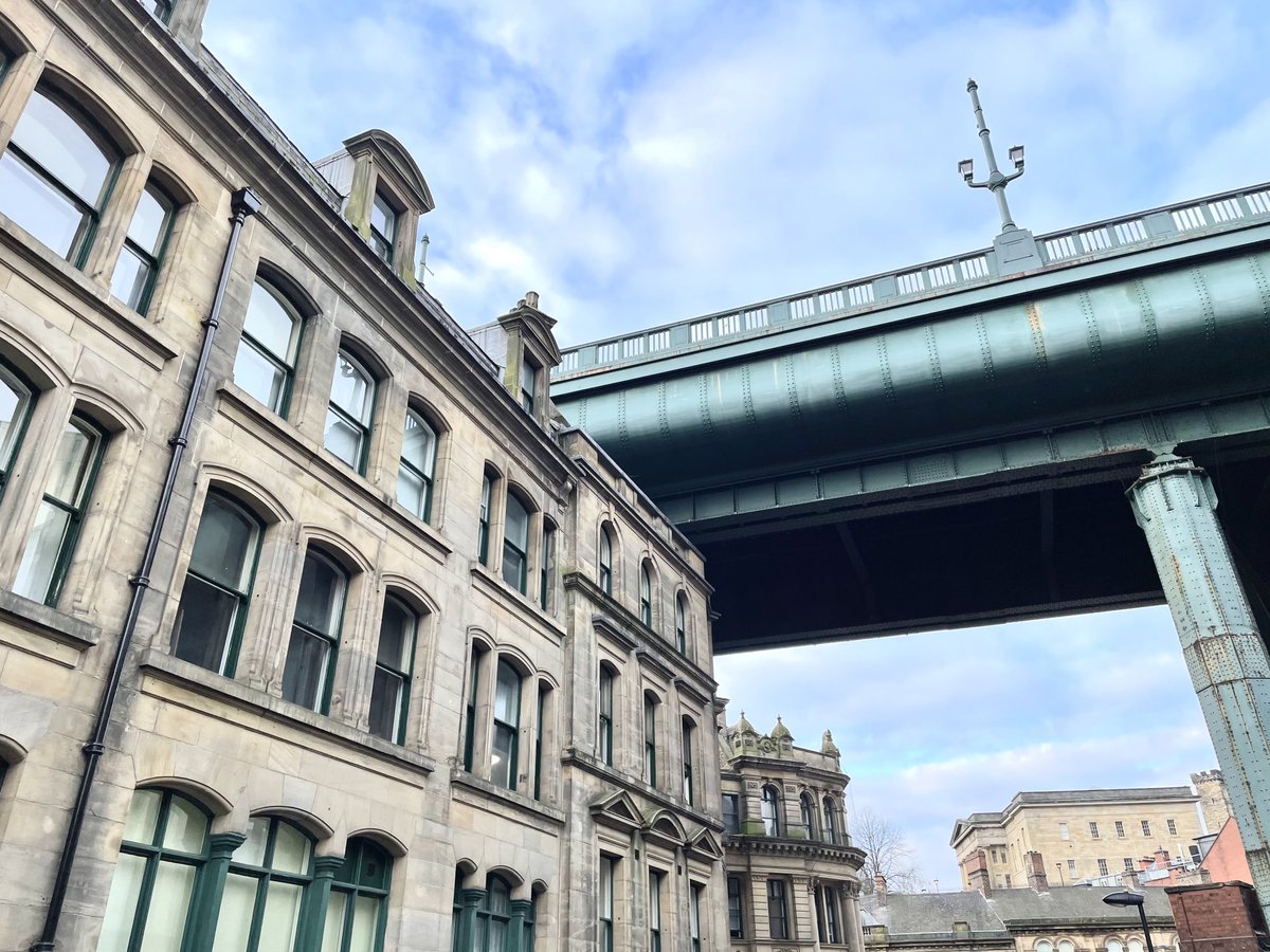 RichardPonton's tweet photo. Early morning valuation under the bridge #newcastlecityliving ⁦@WRNewcastle⁩ https://t.co/5UTQ2YoVlZ