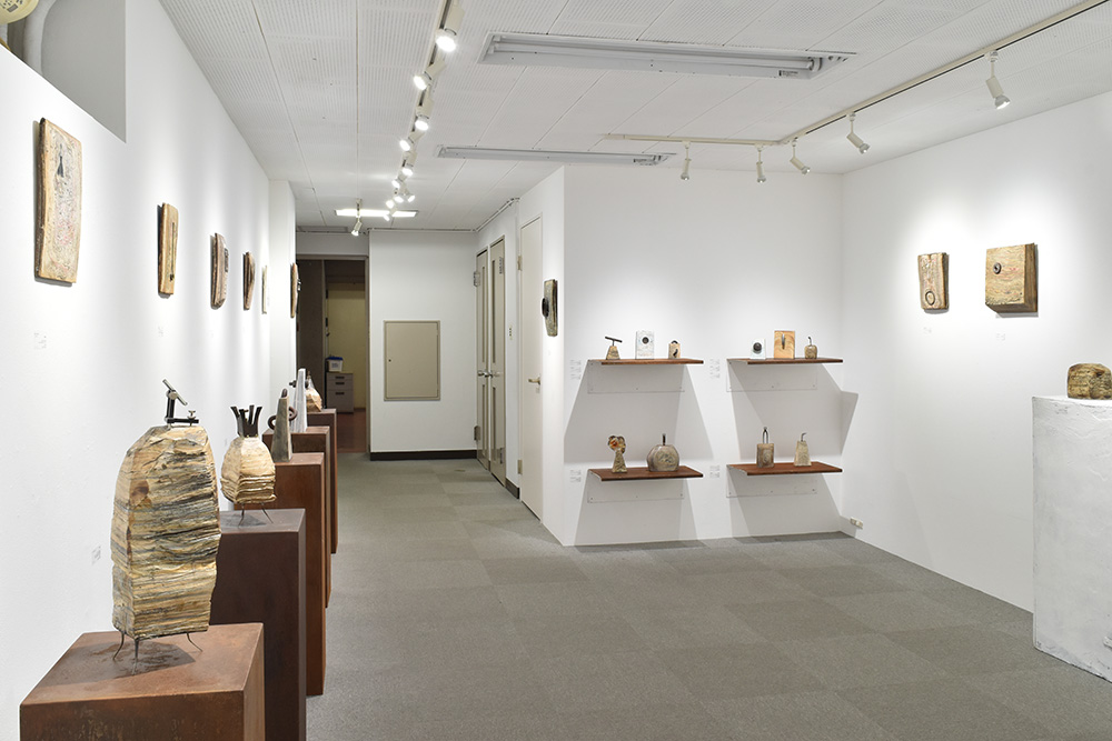 jinengallery's tweet photo. 投稿が遅れましたが、本日も19時迄営業中!
2021年3/2(火)〜3/14(日)※月曜休
【A室】#秦俊也 展
【B室】#黒田恵枝 展 -#CURE-
#art #contemporaryart #stereoscopicworks #stuffedtoy #imaginarycreatures #立体造形 #古書 #雑誌 #古物 #鉄 #古着 #布 #空想 #動物 #ぬいぐるみ #もけもけもの #衣類 https://t.co/0mwsuG5k9m