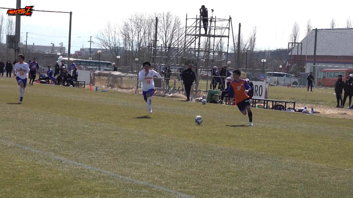 albirex_pr's tweet photo. 【トレーニングゲーム🏟🆚#アルビレックス新潟 U-18⚽️】

／
山口戦の出場に向けての争い🔥
＼

本日行われた、U-18とのトレーニングゲームのハイ��イト🎞を、#モバアルZ で配信中📲

▶️ https://t.co/EpLg0xekCb

#albirex https://t.co/fLB6q8Yfgt