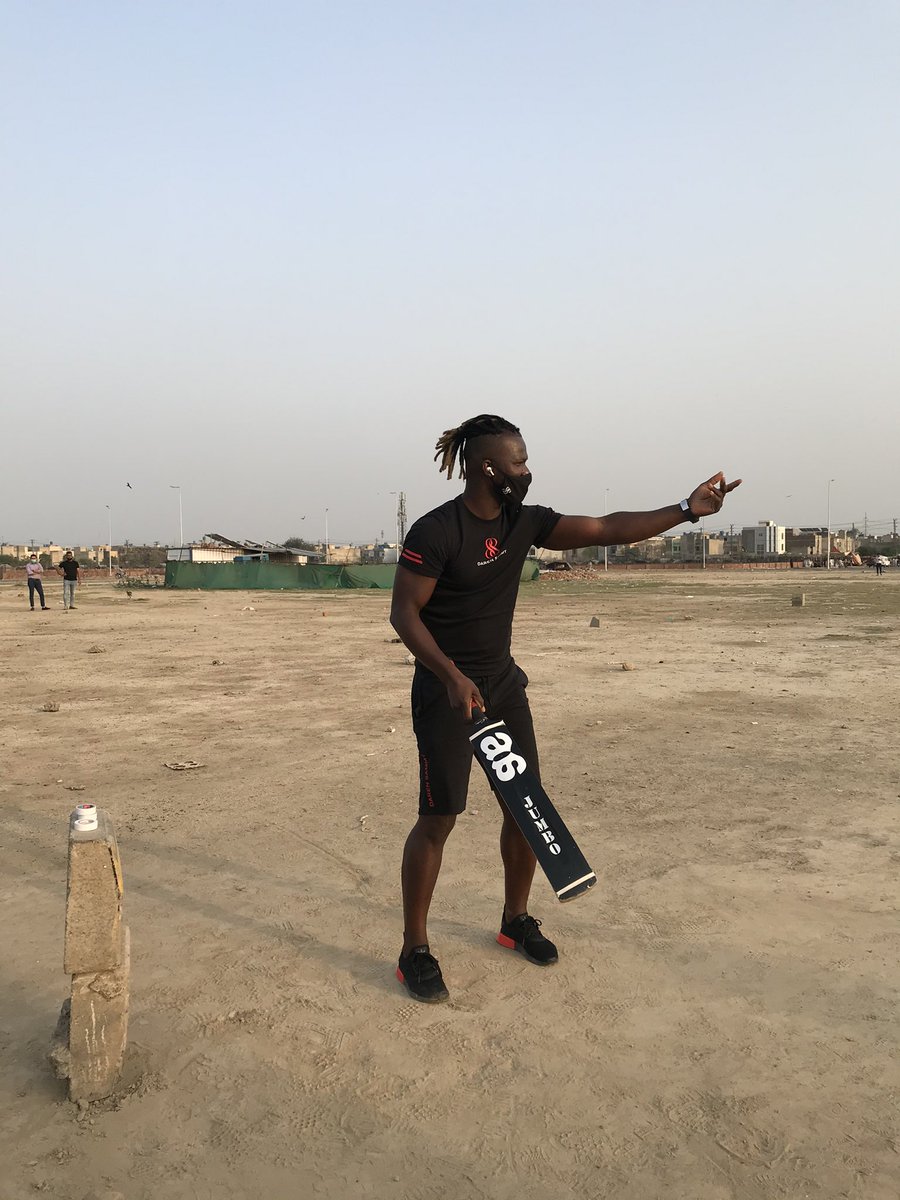AhmadNaqash381's tweet photo. Played some street tape ball cricket earlier in Lahore. Where’s next ? #sammyinpakistan #88Special #bandanapk #ZalmiKingdom https://t.co/uWEnnAzpg9