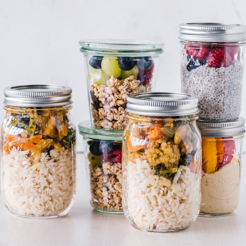 Most of us are working from home, but #foodprepping is still a great way to save time and energy.  

Pro tip: storing food in #glass containers not only looks appealing, it also keeps your meals fresh and safe for days.