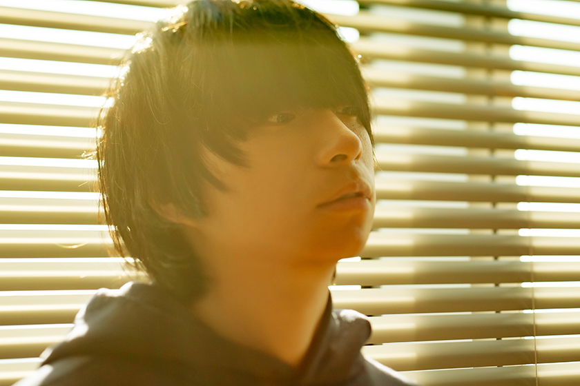 livedoornews's tweet photo. 【コロナ禍の中で】“じっと耐える”人たちの尊さを知った―― #尾崎世界観 インタビュー
https://t.co/OS4uMFlTN2

芥川賞候補にもなった『#母影』を執筆し、目に見えないものをちゃんと受け止めたいと感じたという。「“じっと耐える”人にもう少し目を向けるのが大事なのでは」#クリープハイプ https://t.co/IifvTMZIoL