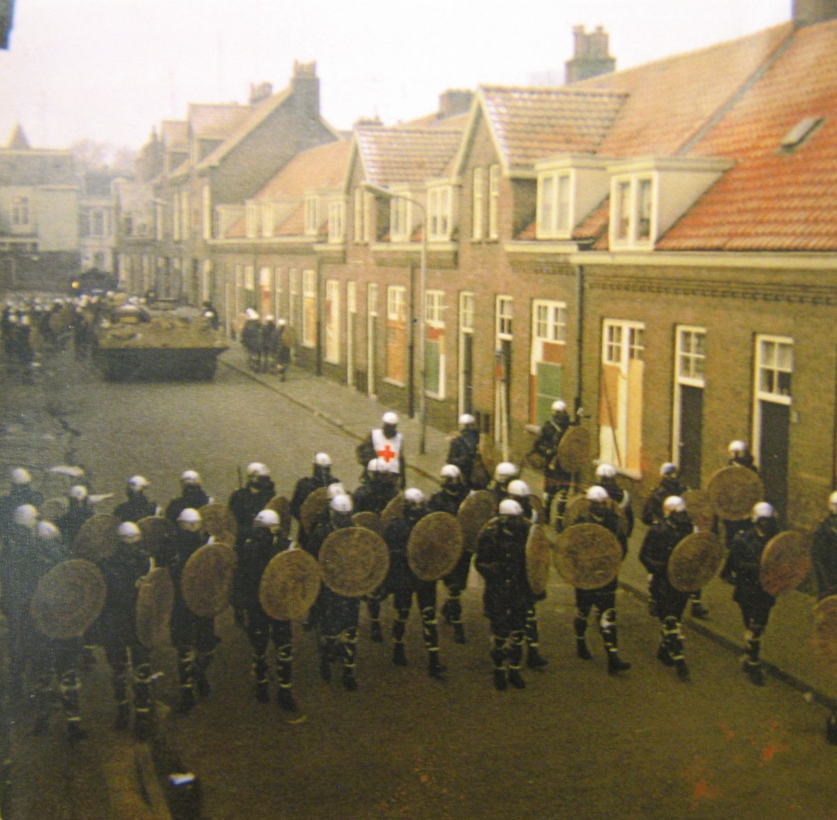 De #Piersonrellen in Nijmegen, 40 jaar geleden. We praten er oa over met @MathijsvdSande en #JimmyKegel in de Toekomst van Protest do. 18/3 19:30 online: bit.ly/3ghKdJD. Check ook: depierson.nl