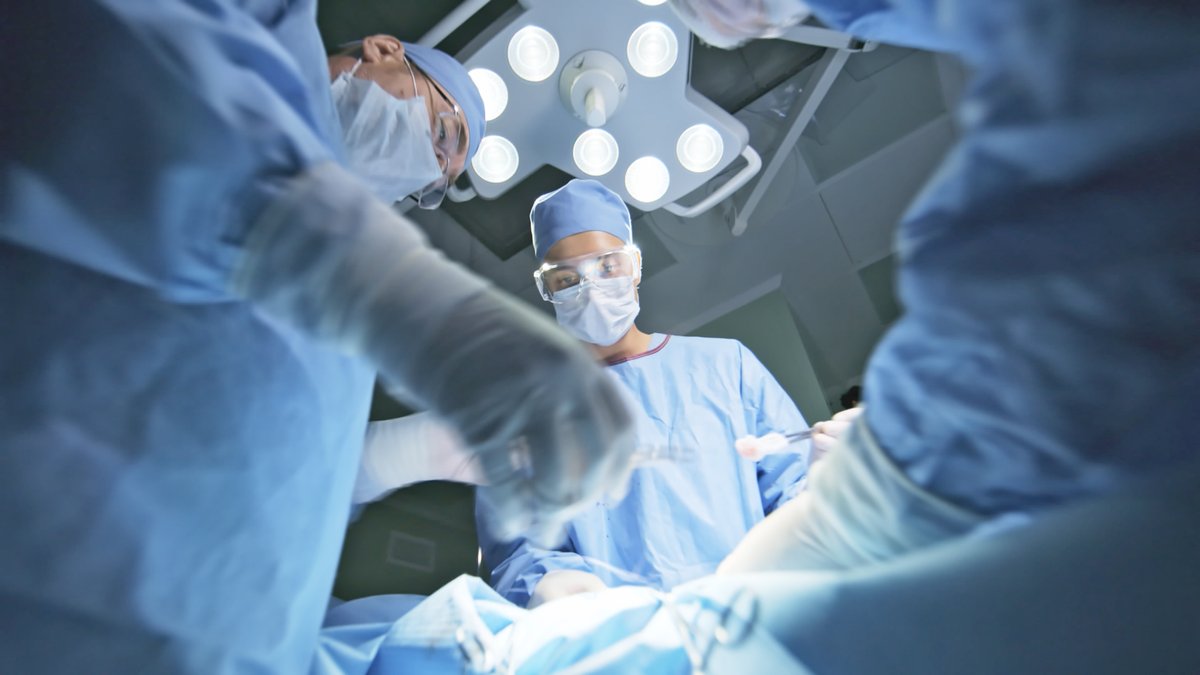 When every minute counts in theatre Electro Lube® can help you gain time back instead of a hand back! Order a sample today bit.ly/2O22Dod 

#efficientsurgery #gaintimeback #ElectroLube #keysurgicaluk