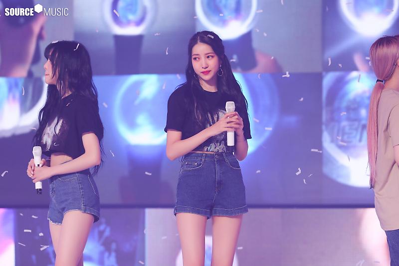 SOUHITINA's tweet photo. @GFRDofficial 🎞 #G_POST | GFRIEND Online Concert #G_CON Behind (4) #SOWON #YERIN
#GFRIEND #여자친구 @GFRDofficial https://t.co/mvdlL9Vsh2