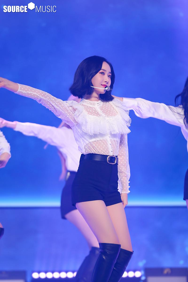 SOUHITINA's tweet photo. @GFRDofficial 🎞 #G_POST | GFRIEND Online Concert #G_CON Behind (6) #SINB #UMJI
#GFRIEND #여자친구 @GFRDofficial https://t.co/hzIHEwTJEm
