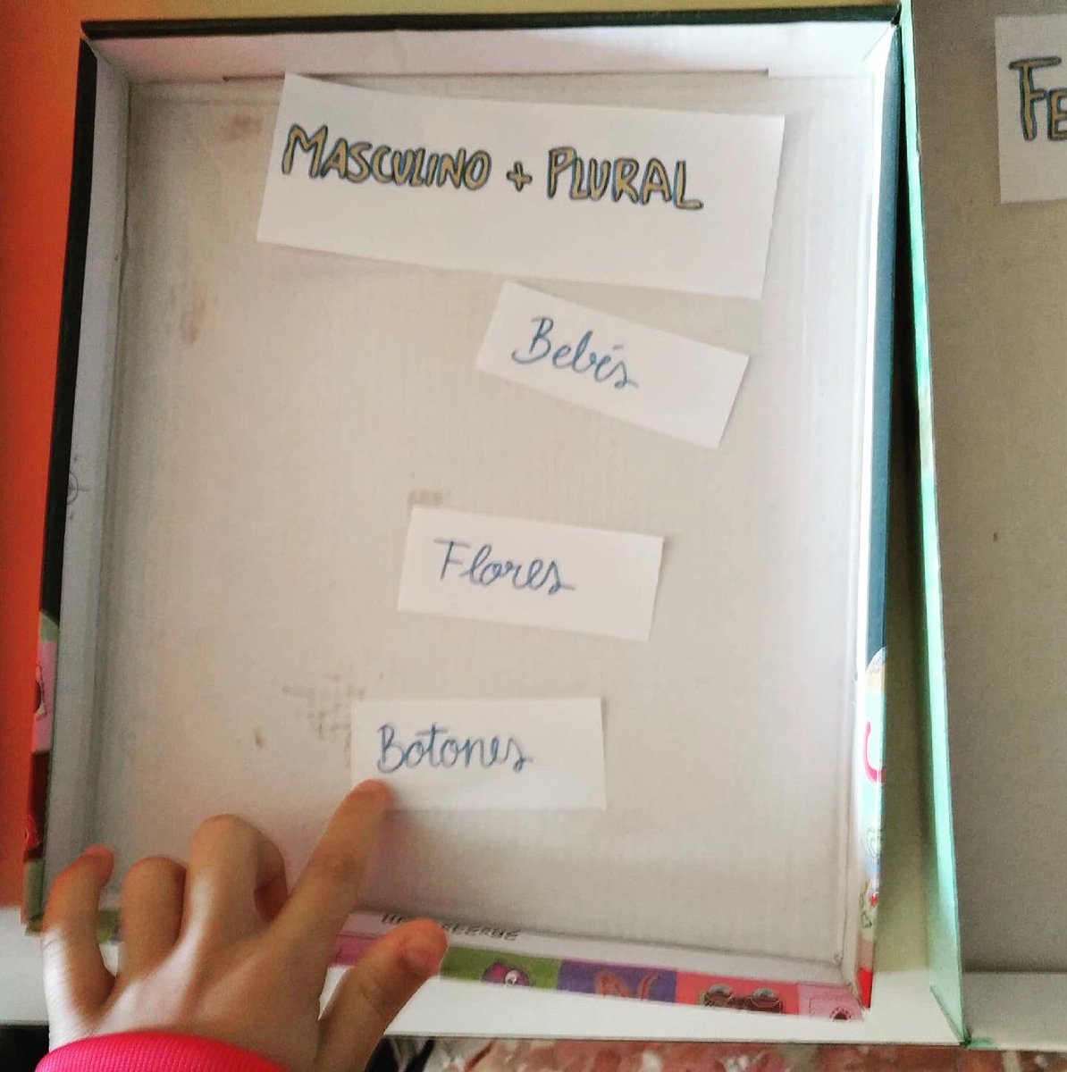 CeipPJeronimo's tweet photo. Los alumnos de 2º juegan a los relevos con las palabras!! #ceippadrejeronimo #algete #educacionprimaria #educacion #2ºprimaria #lengua #lenguajedivertido #lenguajemanipulativo #escuelapublica #escuelapublicadetodosparatodos https://t.co/ApRslybIXE