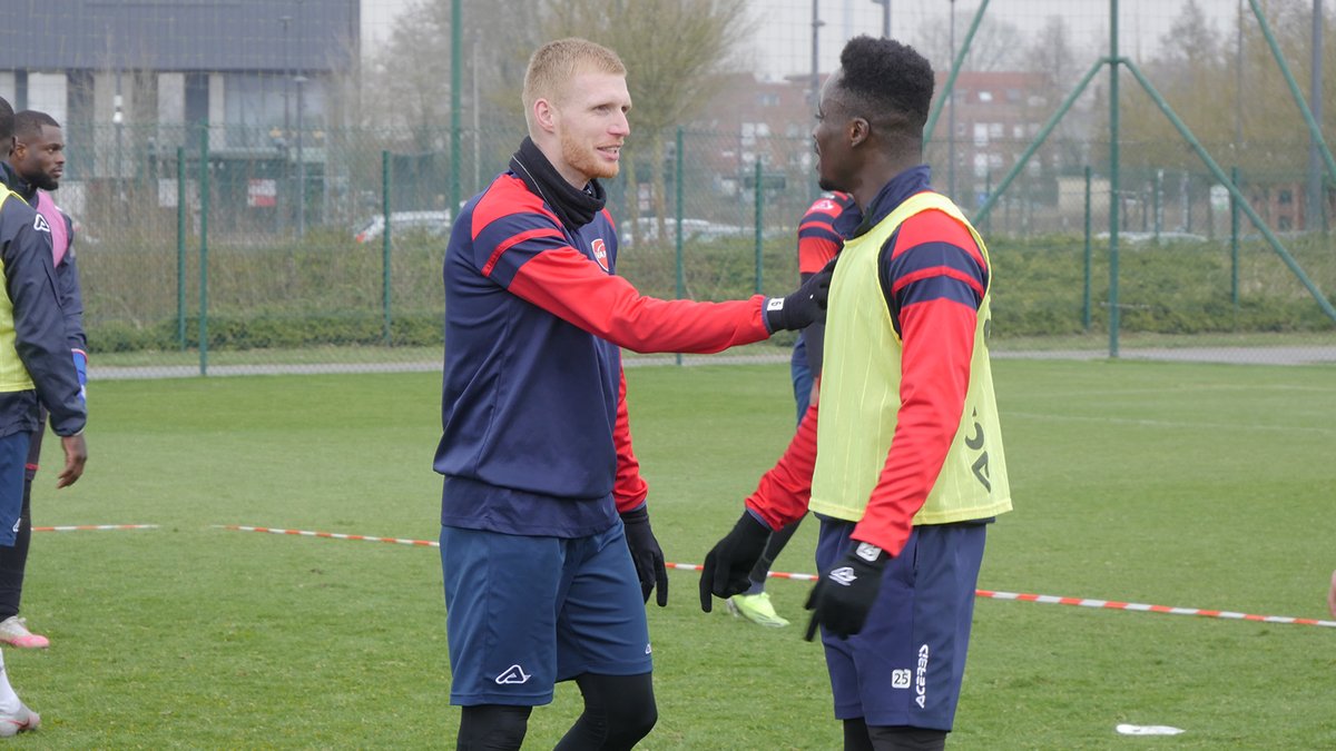 VAFC's tweet image. 𝗣𝗮𝘀 𝗱𝗲 𝗰𝗮𝗱𝗲𝗮𝘂 𝘀𝘂𝗿 𝗹𝗲 𝘁𝗲𝗿𝗿𝗮𝗶𝗻 😂