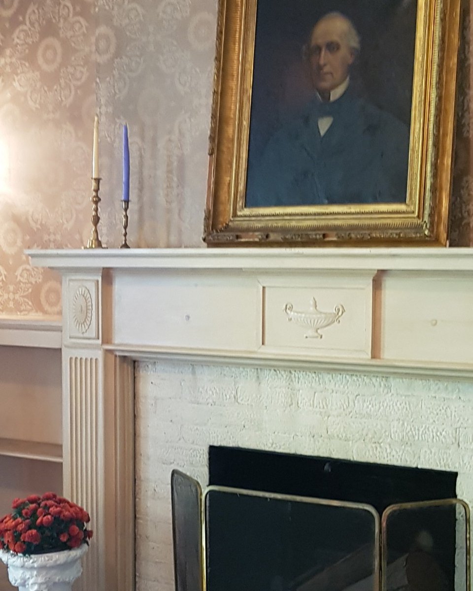 NewmarketHS's tweet photo. We absolutely love this beautiful photo taken by our Member Michelle Clayton-Wood taken the Mulock House, called "Winter Warmth." Who's excited about the reveal of the final design concepts? Watch tonight at 7 PM here:  https://t.co/1QzY4UYPOW #newmarkeths https://t.co/C4AtzVr4DX