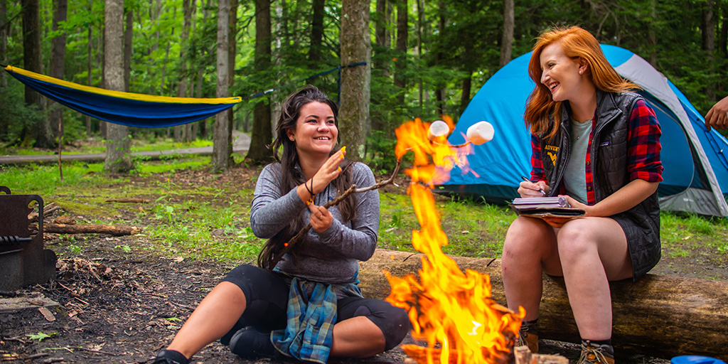 Planning your next camping trip? Make sure you know how to build a campfire that will keep your warm all evening long with the free Adventure WV How to Build a Fire Workshop! Join us on March 10, 5:00pm-7:00pm at the Outdoor Recreation Center. Register at ow.ly/CLOw50DU6IH