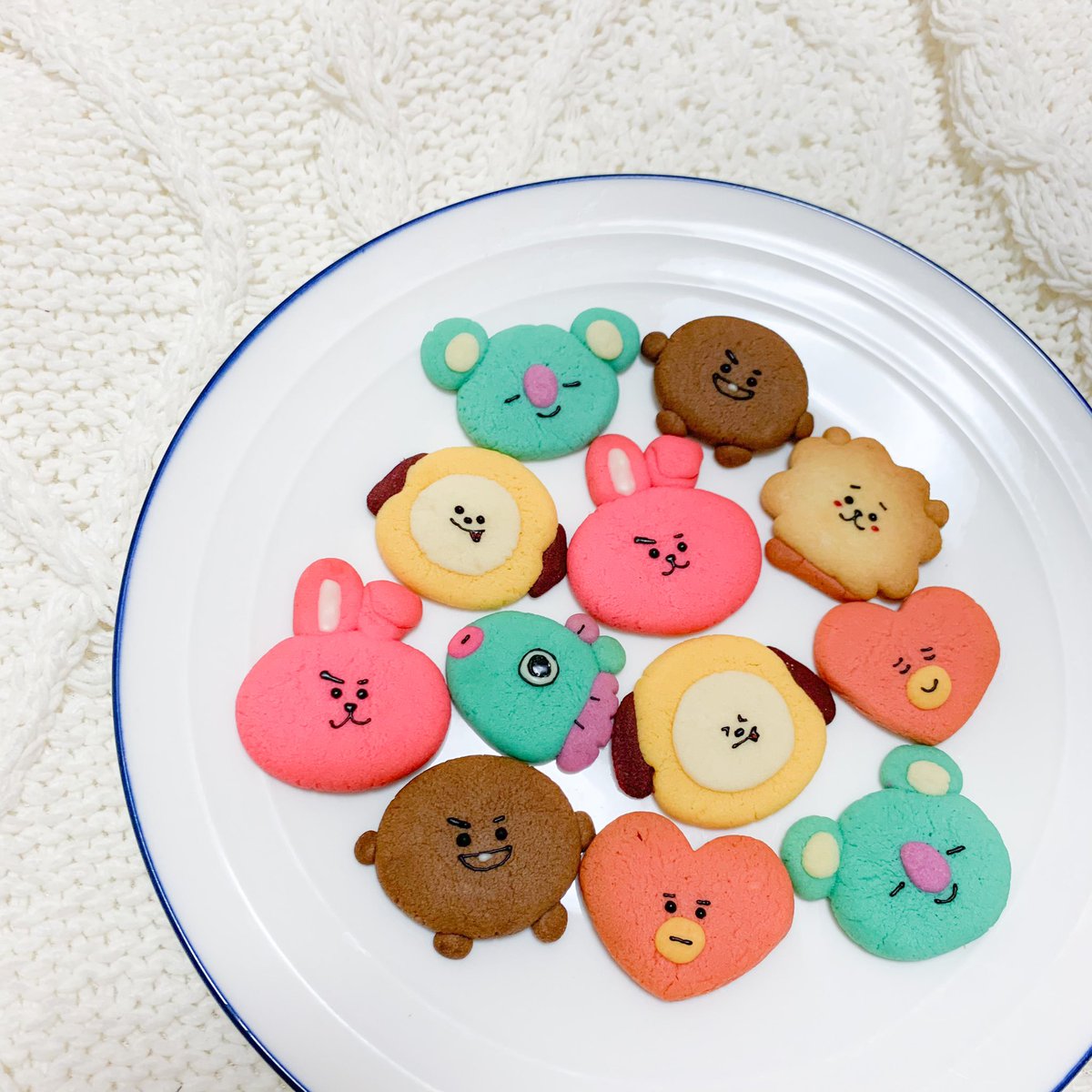 richa_tata_'s tweet photo. #SHOOKY_BAKINGCHALLENGE #MUSTASHU #SHOOKY #CRUNCHYSQUAD #BT21
@BT21_Japan https://t.co/XDLeYBFgTi