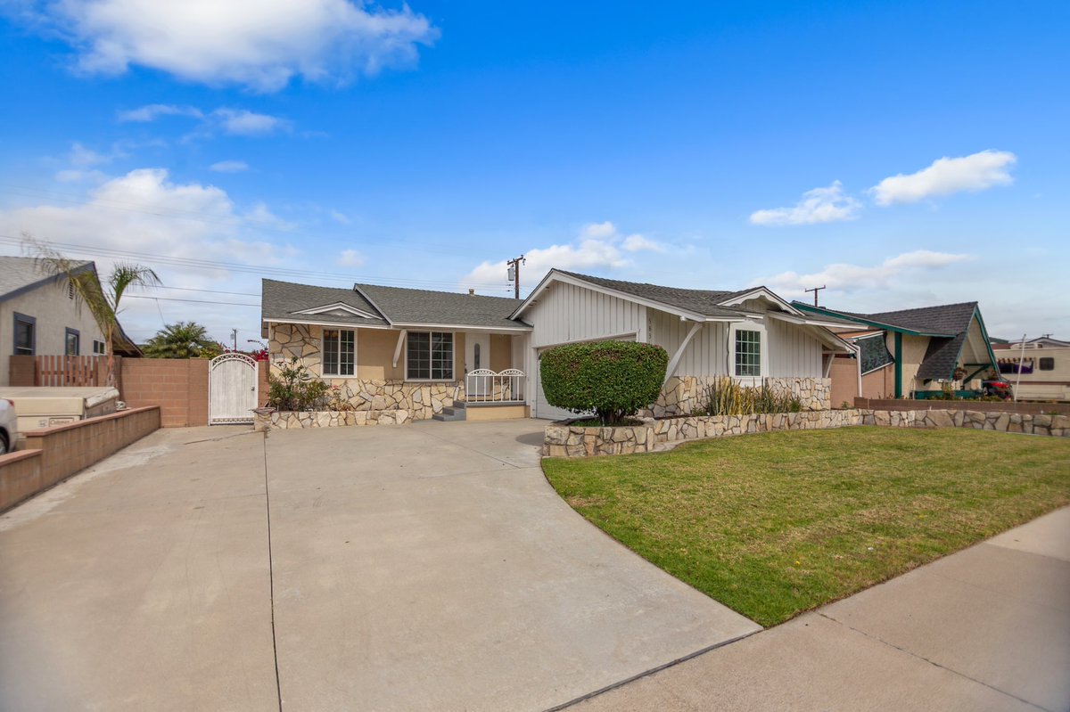 GroupUnlocked's tweet photo. Some new listings hitting the LA market very soon. DMUs for agent details. https://t.co/jPWkPbjnVO
