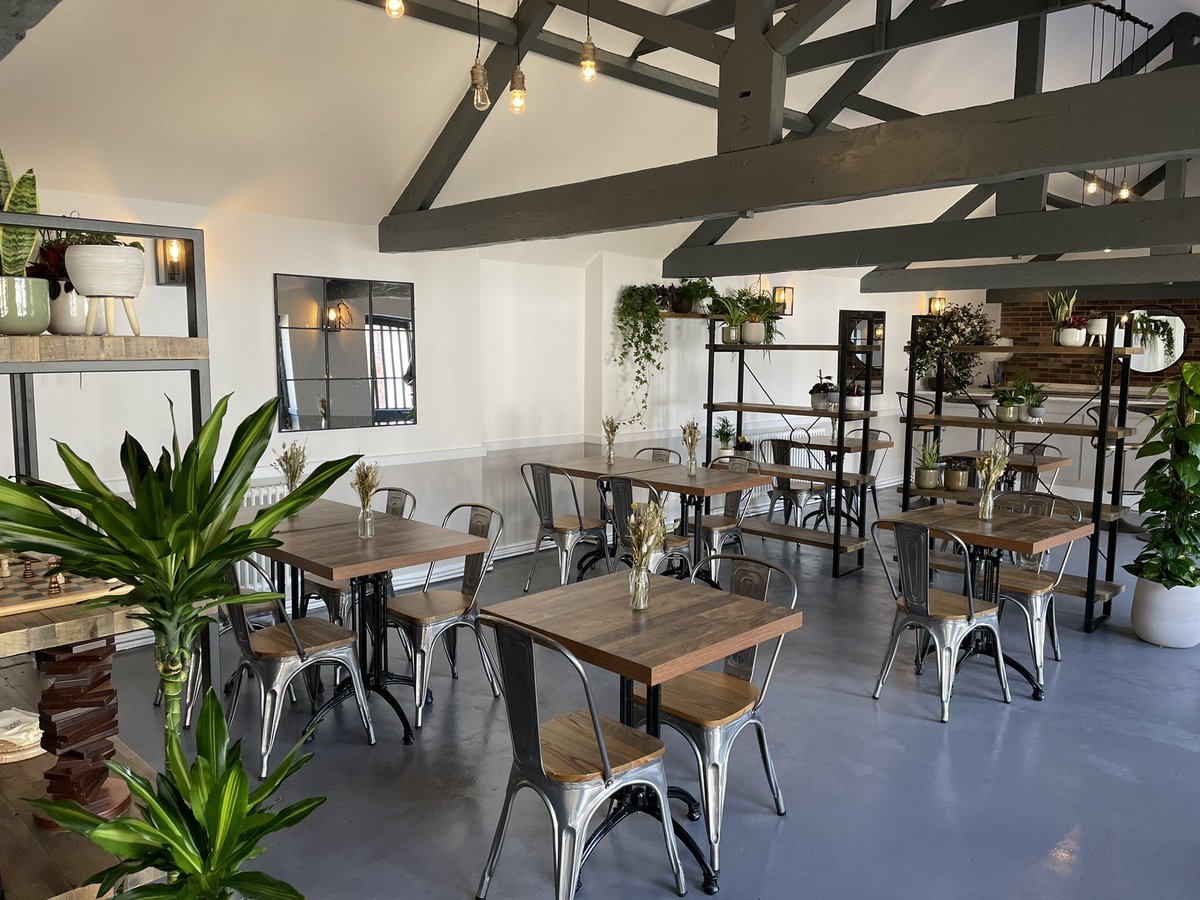 adwhit24's tweet photo. Restaurant makeover complete 🙌🏻 @RaglanCountryEs finished off perfectly by Monmouth houseplants #restaurant #design #nature #positive #naturelovers #raglan #raglancountryestate #diningroom #modern #dining #food #foodie #eat #love https://t.co/gxWL0nvqOC