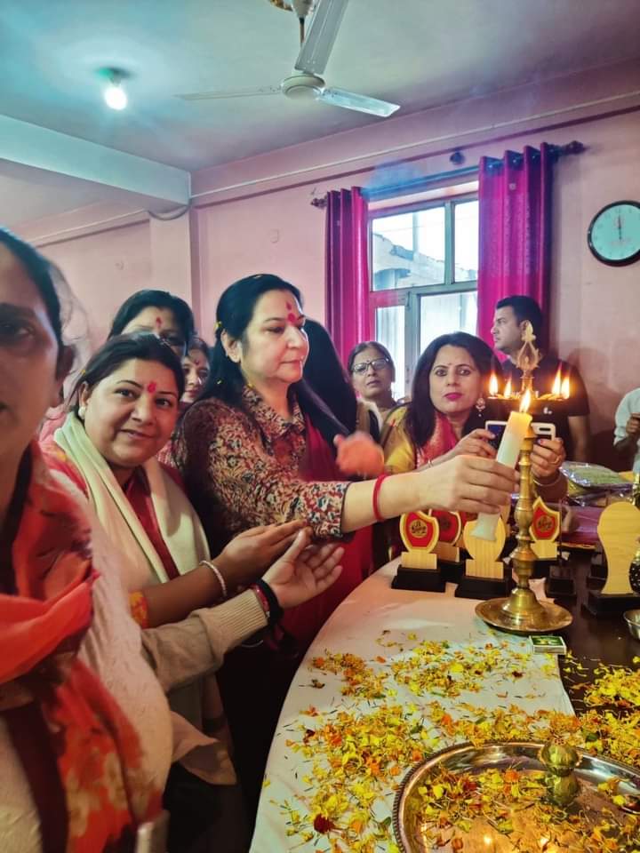 bjpMM4himachal's tweet photo. हिमाचल प्रदेश की सम्मानित अध्यक्षा को कोटि कोटि आभार 🙏
@VanathiBJP @Rashimdharsood @poojakapil4 @Sheetal62382140 https://t.co/KSt8sxCnNE