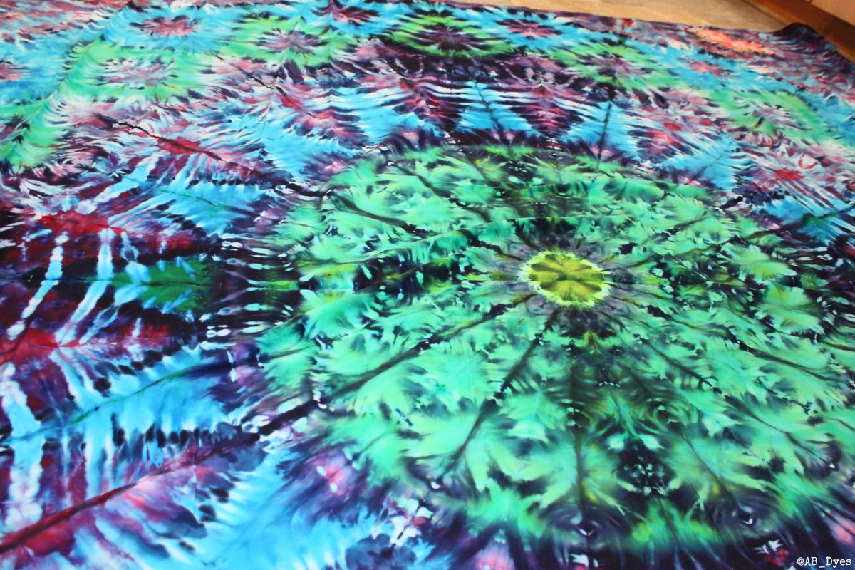ab_dyes's tweet photo. Tapestries are all on sale!
Check them out at https://t.co/jqjd1g0MeT 

#tiedye #icedye #plur #etsy #handmade #art #ArtistOnTwitter #wallart #mandala #galaxy #rainbow #SmallBusiness #Lotus #Kaleidoscope #space #Blackhole #trippy #trippyart #retrowave #retrowaaveart #sunset https://t.co/mSyqXKPICp