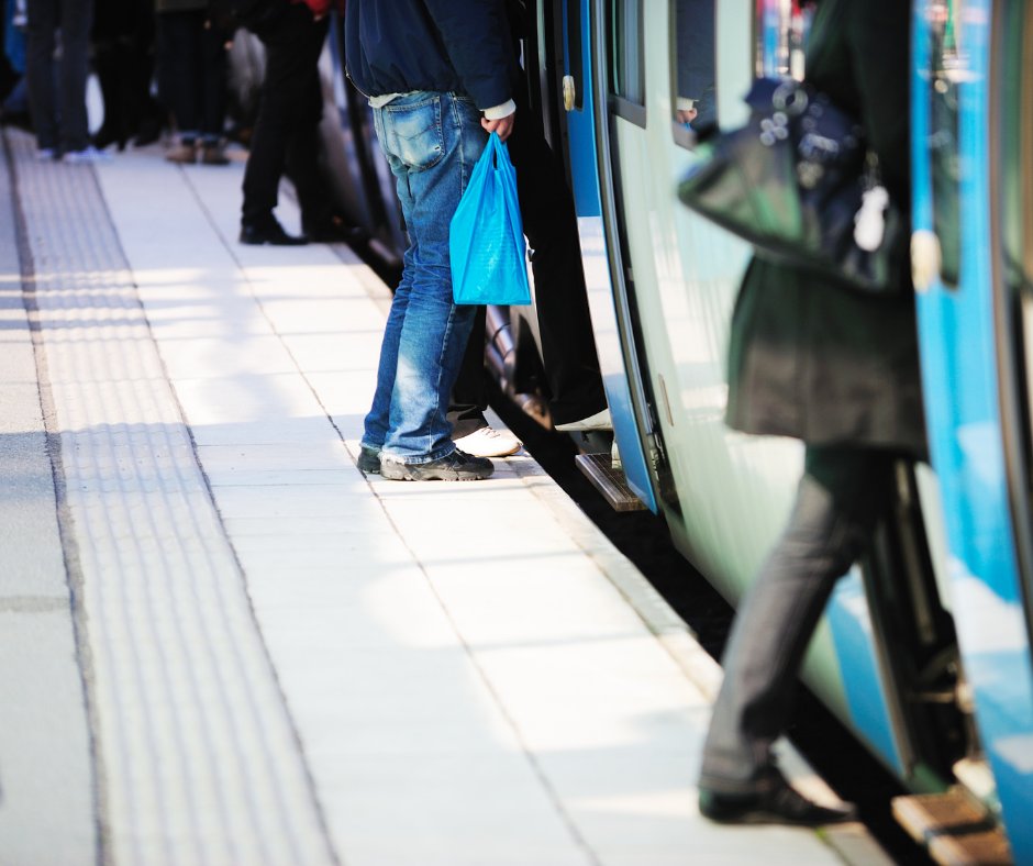 CBTransport's tweet photo. We asked commuters if flexible rail tickets were important to them...
Here's what they said: 

https://t.co/naa64Y6QlM

#PartTimeCommuters https://t.co/xnrjyAyguV