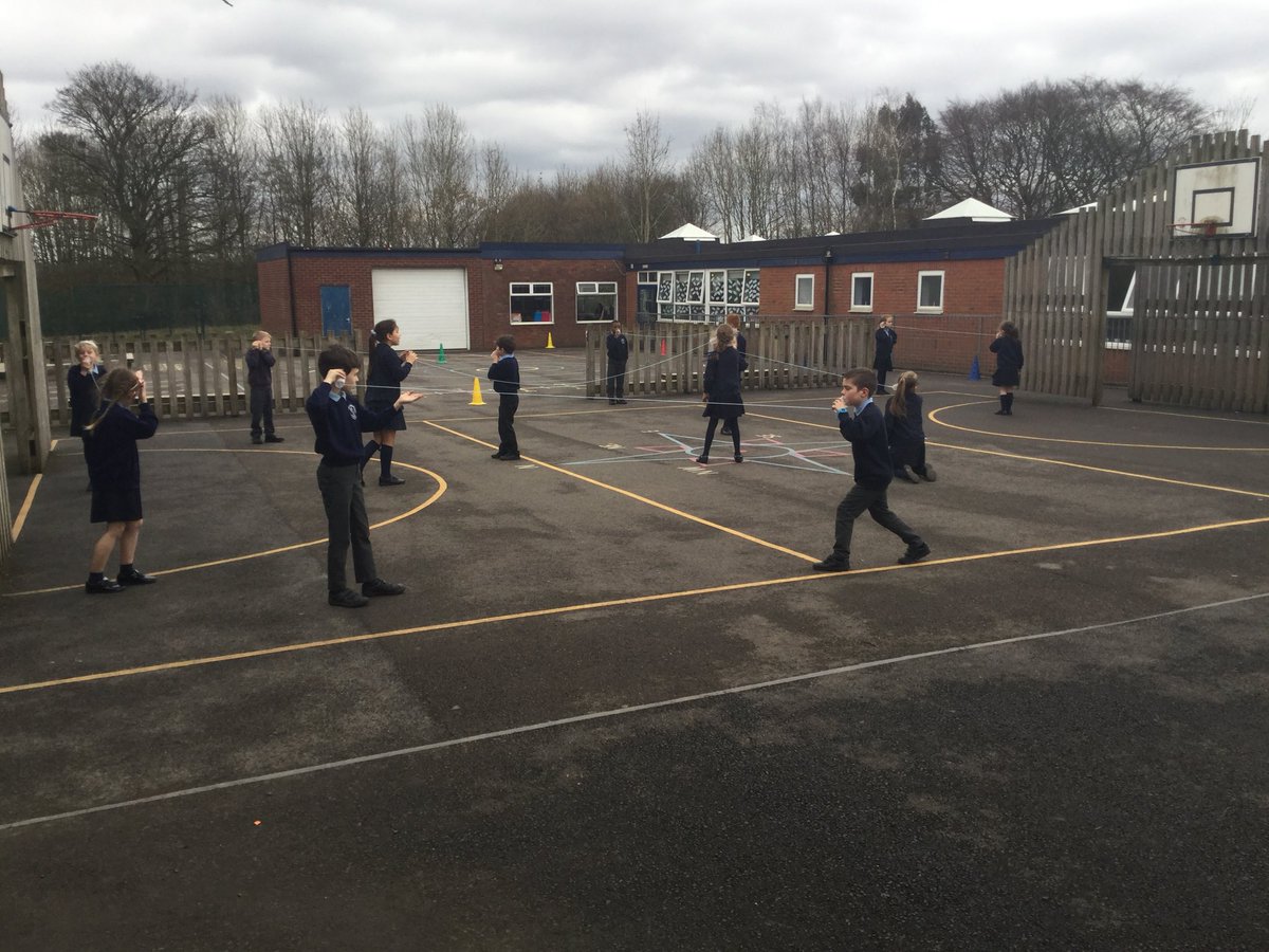 St_Wilfrids_4B's tweet photo. We are so happy to be back at school. We have spent some time making our own invisible string telephones and reconnecting with our friends. #lockdowncatchup #connections #invisiblestring #stringoflove https://t.co/c1tSqSZHRt