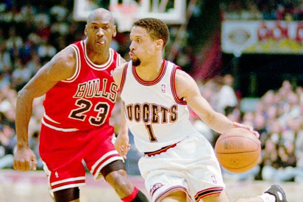etanthomas36's tweet photo. Happy Birthday to the ultimate Athlete Activist Mahmoud Abdul-Rauf 
Much Respect 👊🏾👊🏾👊🏾 https://t.co/k0SiWnG9V8