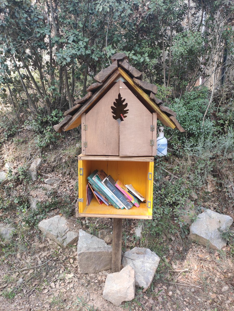 Came across this book swap on my hike this morning. A random spot to share (complete with hand sanitizer!), but made me smile to think people might stop on their journey to enjoy a good book. 🤗 Made me think of you <a href="/ColinMcElwee/">Colin McElwee</a>  😉 #read #neverstoplearning