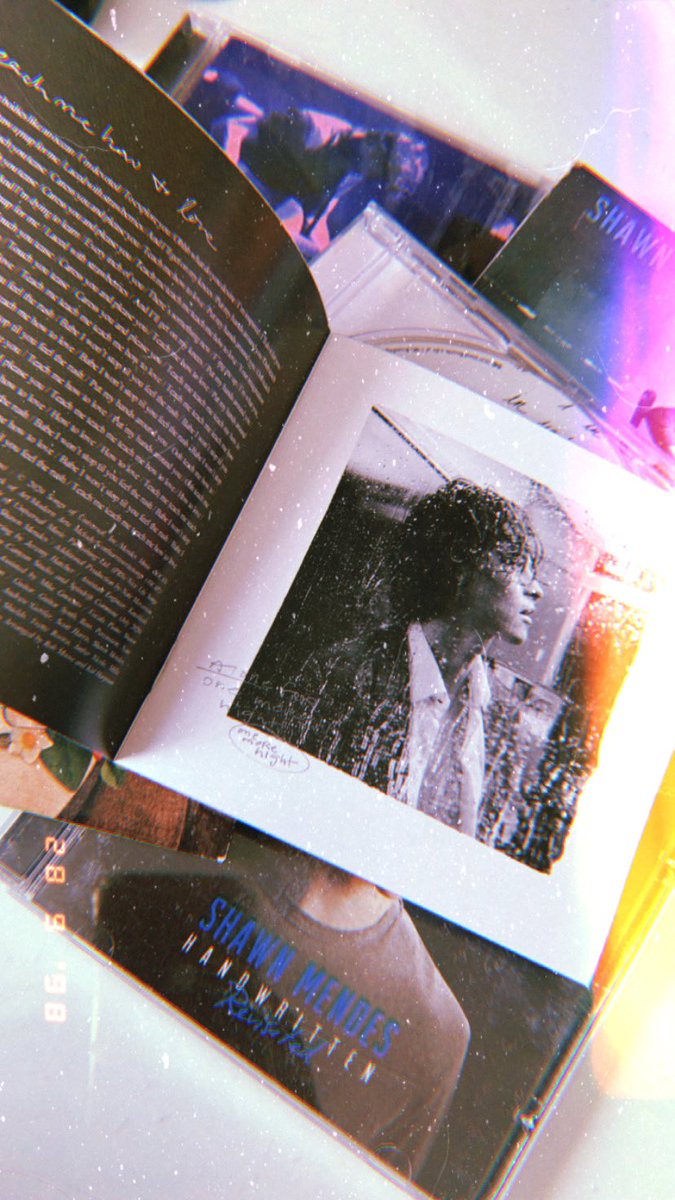 loveshawnly's tweet photo. My #Wonder album has just arrived! I’m blown away by how incredible this album is, it’s so special and magical and the physical copy is so pretty! I’m so so proud of Shawn and the whole team 💙 #WonderBuyouts #WonderOutNow @ShawnMendes @ShawnAccess https://t.co/BfB26gGG1w