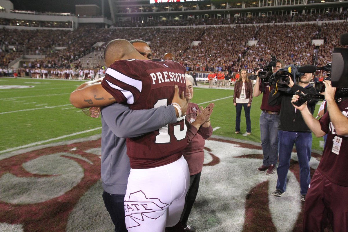 The largest signing bonus in <a href="/NFL/">NFL</a> history‼️

𝗗𝗮𝗸 𝗣𝗿𝗲𝘀𝗰𝗼𝘁𝘁: $𝟲𝟲𝗠 💰

#HailState🐶 | #FromStateToSundays