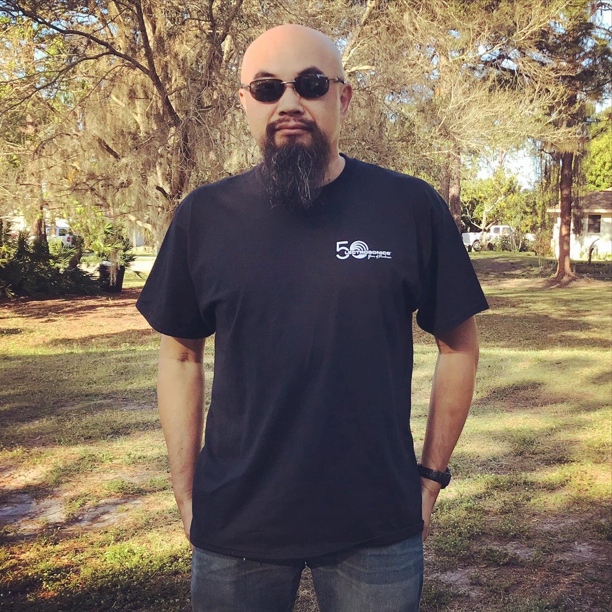 #SoundIsEssential Thanks for the cool shirt, Lectrosonics ❤️🔊👍🏻
.
Try watching a video with horrible audio. You’ll quickly find out why Sound Is Essential 😉
#soundeffects #lectrosonics #watsonwu #soundeffectsrecordist #soundeditor #sounddesigner #recordingartist #microphone