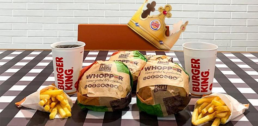 lenterarte_rd's tweet photo. Burger King la lía en Twitter con un polémico mensaje: "Las mujeres pertenecen a la cocina"
https://t.co/LkYcx126OJ https://t.co/inqOxw1FXV