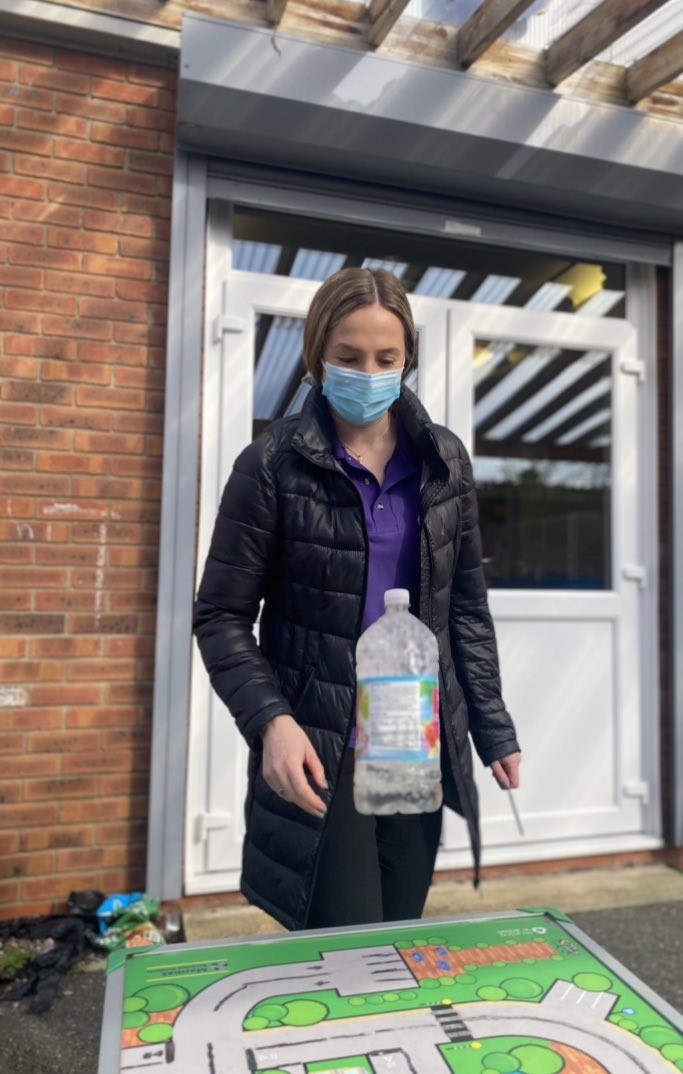 PhoenixHousePRU's tweet image. More #BottleFlipping this afternoon! We are thoroughly enjoying trying out new science activities for #BritishScienceWeek! 🌈⭐️💧 #ThisisAP