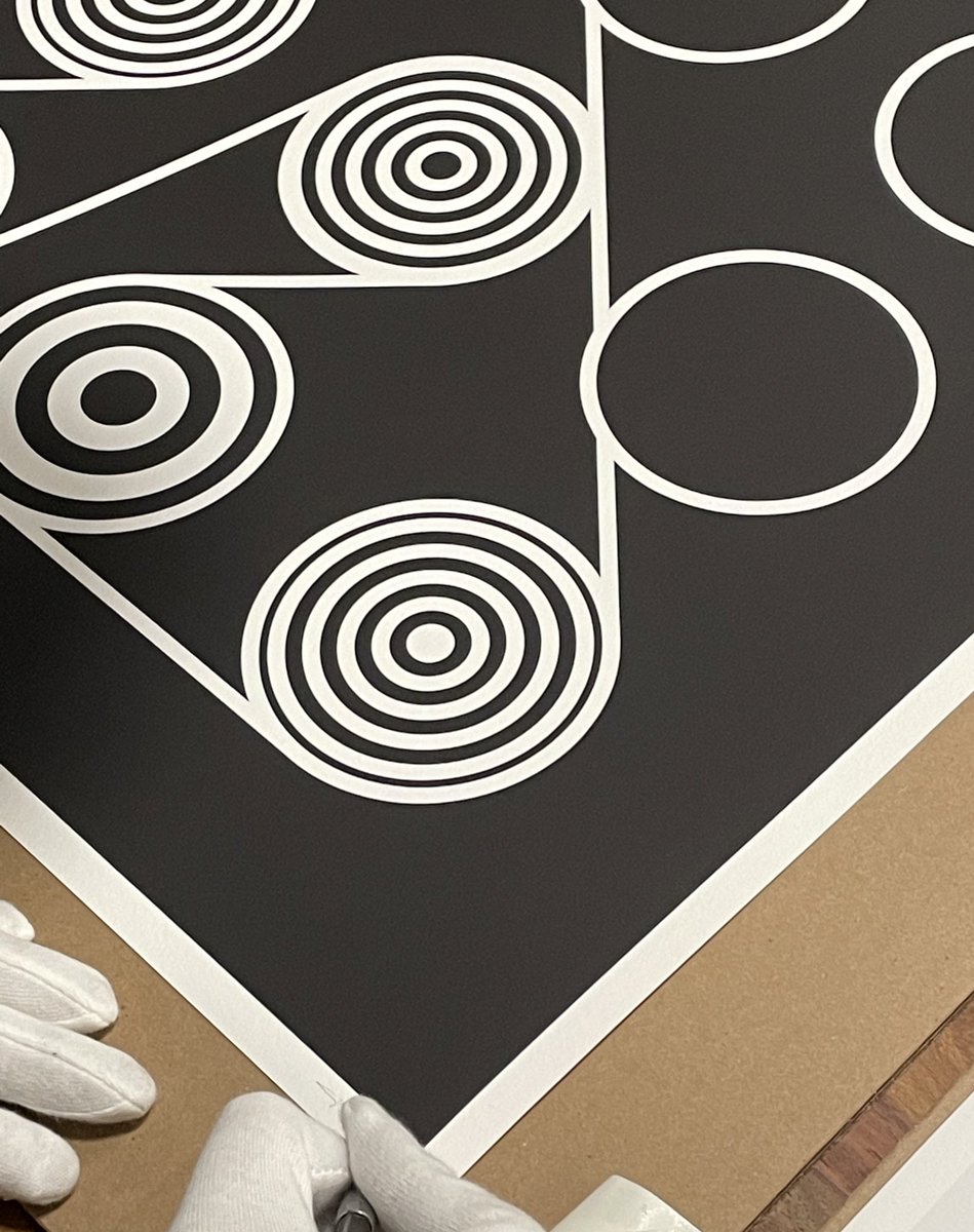 artxcode_io's tweet photo. Signing main net Ringers prints with @dmitricherniak ✅ @artblocks_io @annespalter @jdh https://t.co/sB80NafN5J
