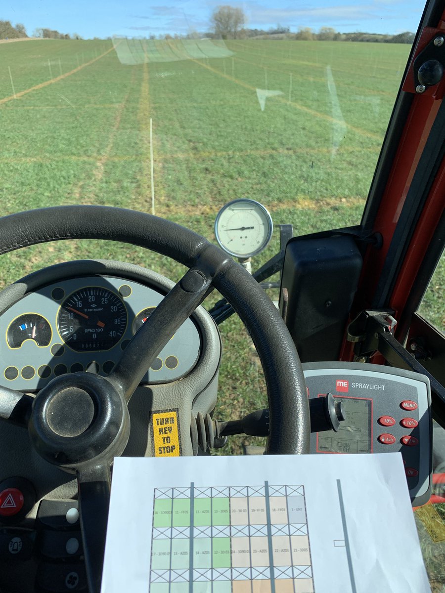 Just the day for wild oat application and timing trials, replicated big plots 8 different nozzles at 2 water volumes, 1 of 3 timings to give best advice on control @SyngentaCropsUK